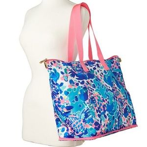 Lilly Pulitzer Getaway Packable Tote - Hit The Spot